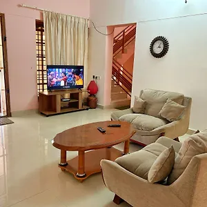 La Casa Trivandrum 4 Bhk Ac Luxury At Centre, Just 5 Kms From Airport & 3 Kms To Trivandrum Railway Station Villa